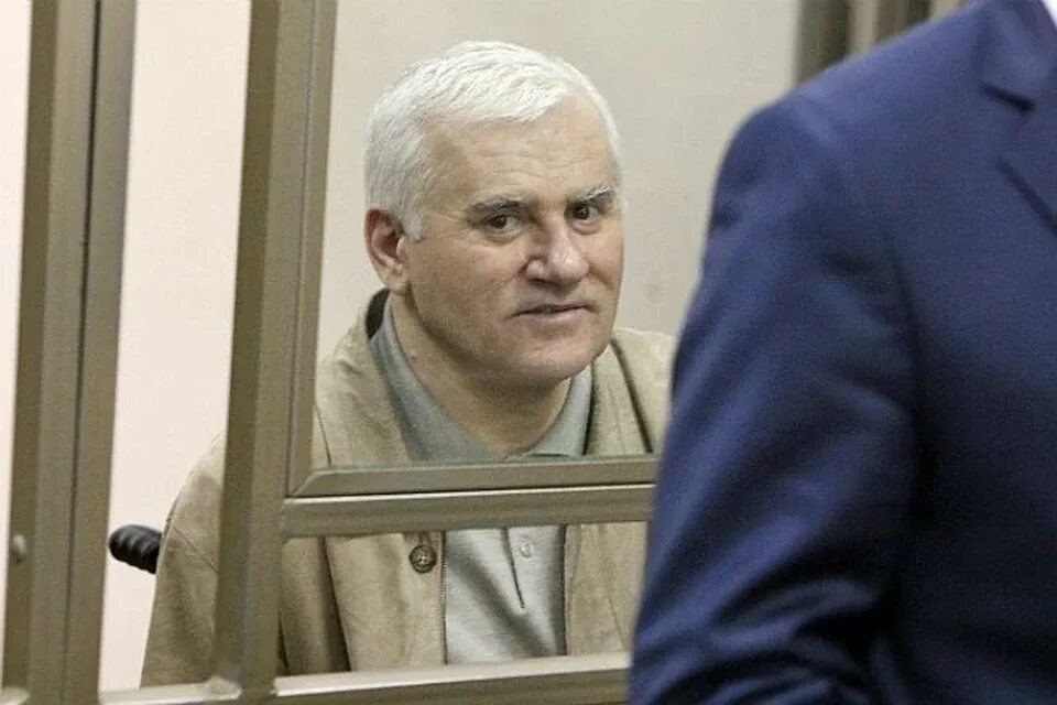 Амиров саид джапарович черный дельфин. Мэр города махачкала саид амиров. Черный дельфин амиров. Саи́д джапа́рович ами́ров. Черный дельфин амиров.