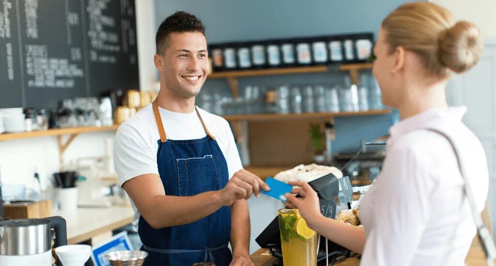 We work at the shop. Клиент и продавец. Продавец и покупатель. Продавец и покупатель споры. Привлекательный продавец.