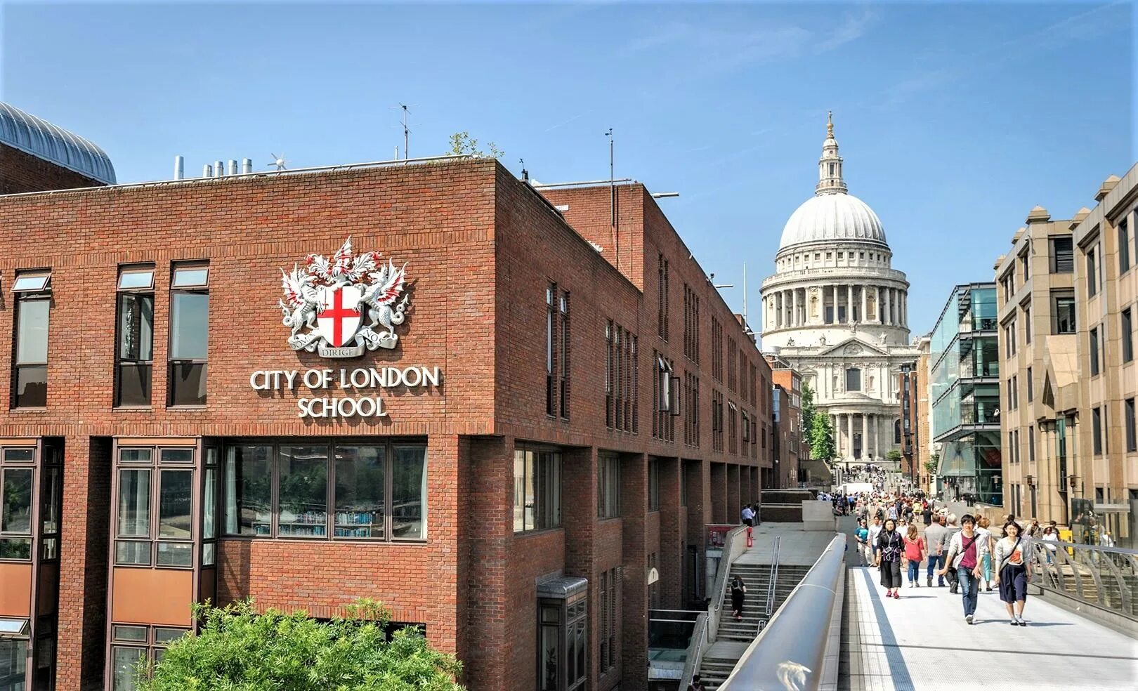 City of London School. Школа Пансион Лондон Кингстон. Дагенхэмская школа Лондон. Университет Сити Лондон.