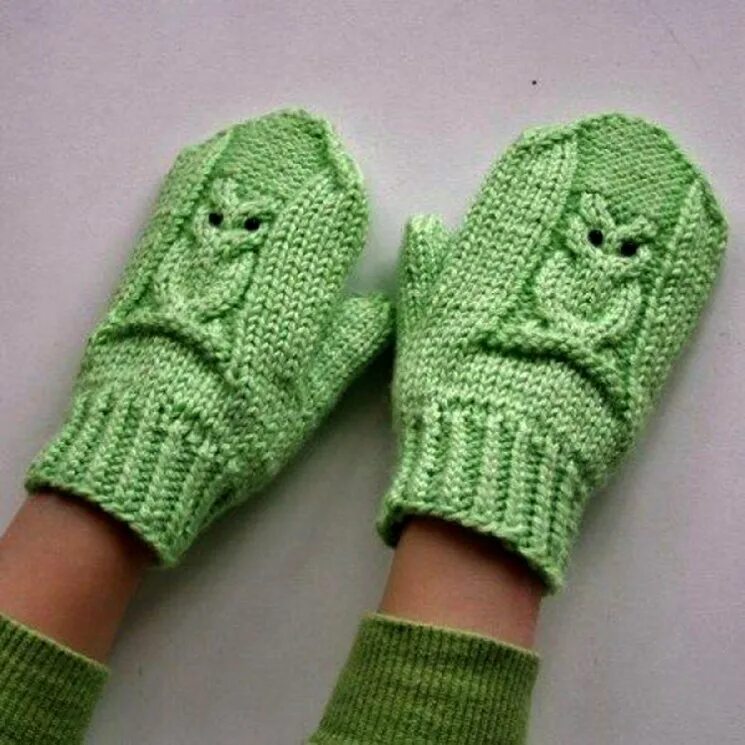 варежки спицами детские на 10 лет. варежки спицами. вязаные варежки. вязание рукавиц спицами. варежки вязаные для девочки.