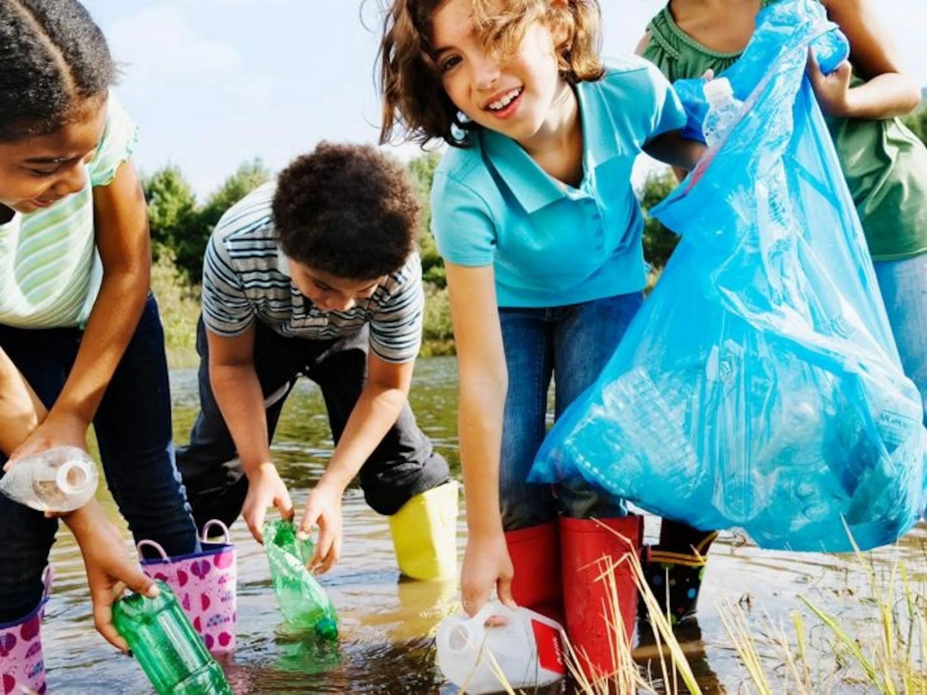 Society child. День земли побережье уборка пластика. День земли фото для детей. Clean Kids. Children clean Ponds.