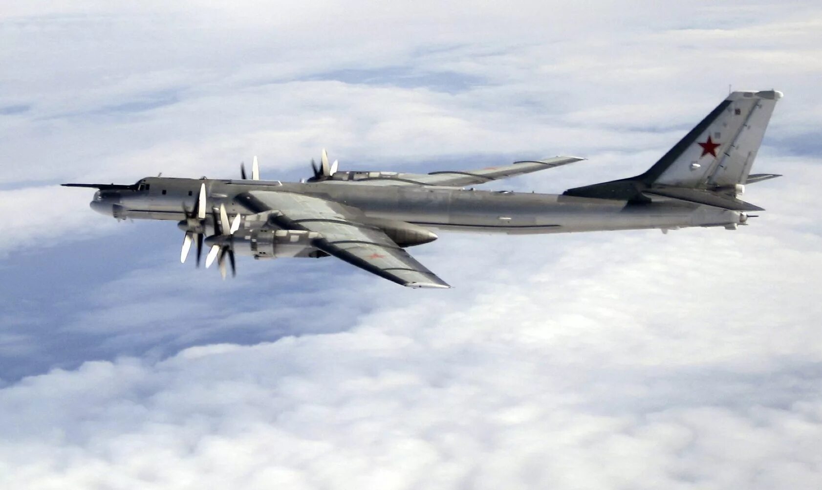 Стратегический турбовинтовой бомбардировщик ту-95мс. Ту-160м белый лебедь. Дальние стратегические бомбардировщики. Ту-160 белый лебедь. Бомбардировщик-ракетоносец ту-22м3.