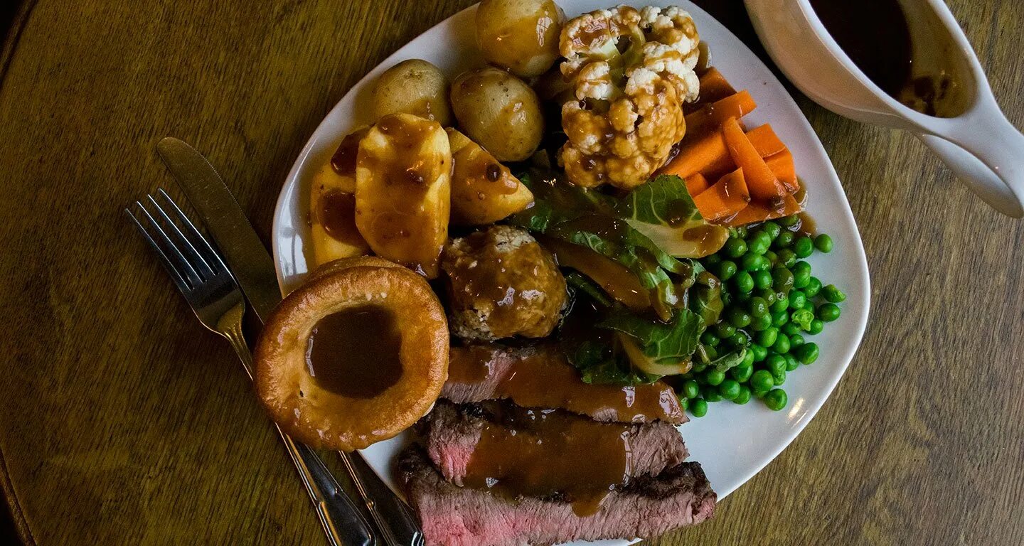 Ланч ужин. Воскресный роуст (Sunday Roast). Обеды Sunday Roast Carvery. Sunday Roast Carvery в Англии. Национальная еда Британии Sunday Roast Carvery.