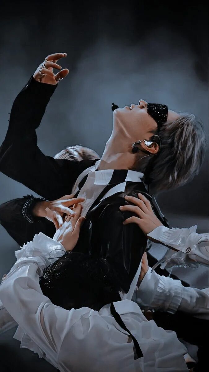 Тэмин 2024. Taemin criminal performance. Taemin criminal. Тэмин из shinee criminal. Taemin criminal mv.