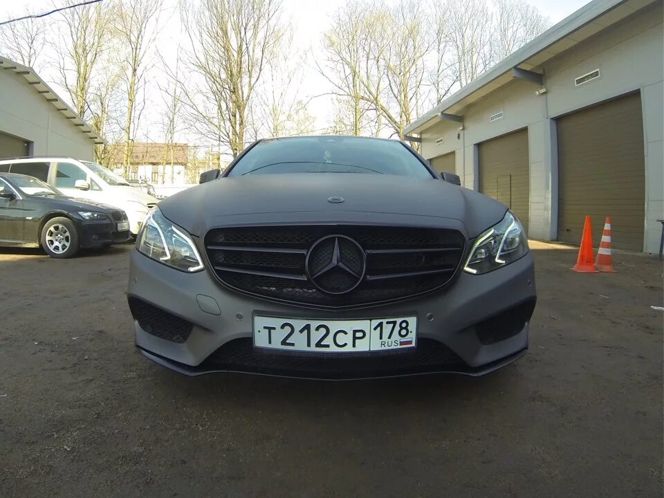 Капот мерседес е200. Капот мерседес е200