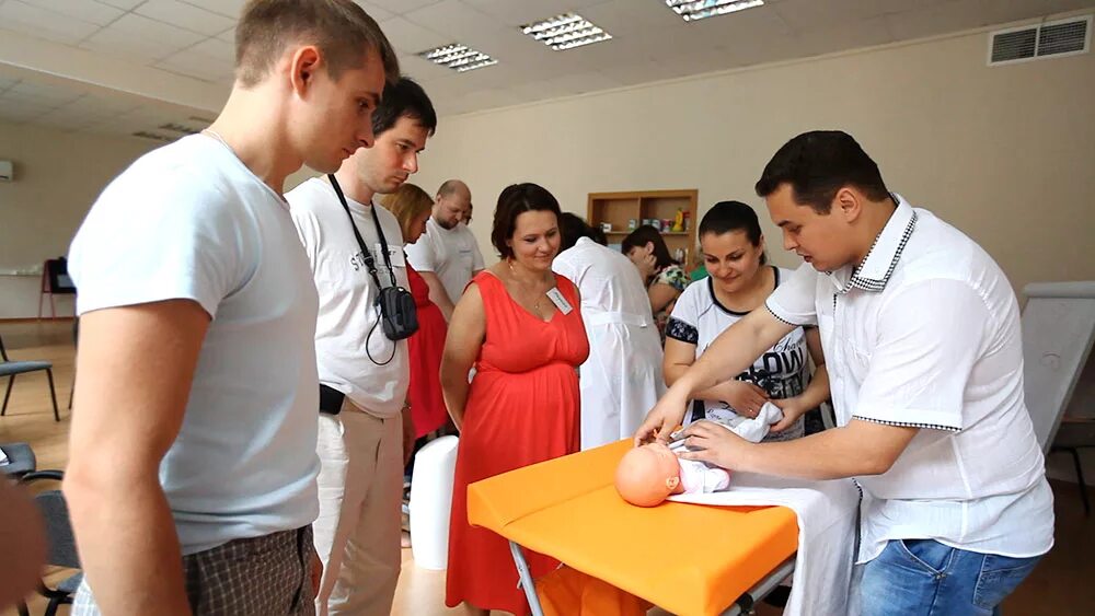 Школа молодой матери. Курсы для будущих родителей. Школа будущих матерей. Школа для беременных. Школа длялудущих родителей.