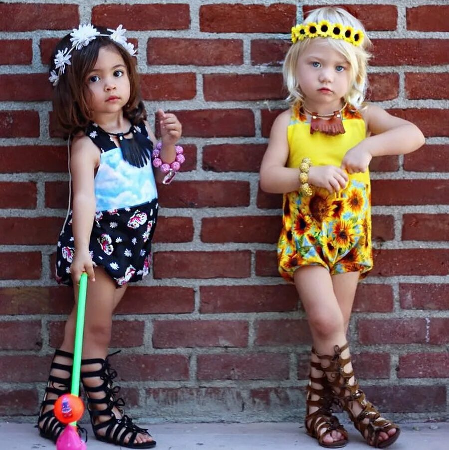 Дети в комбинациях. Модные девочки. Стильная одежда для маленьких девочек. Одежда для маленьких модниц. Маленькие модницы.