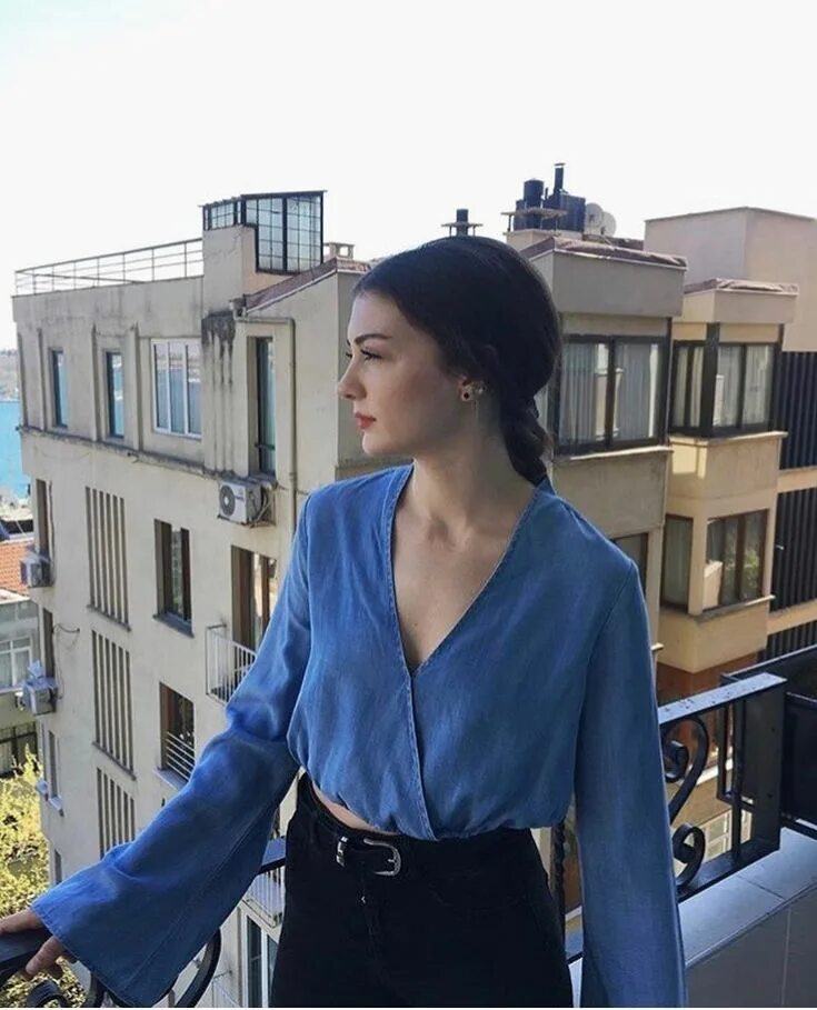 Бурджу озберк 2021. Актриса бурджу озберк. Бурджу озберк. Ozberk бурджу озберк. Бурджу озберк.