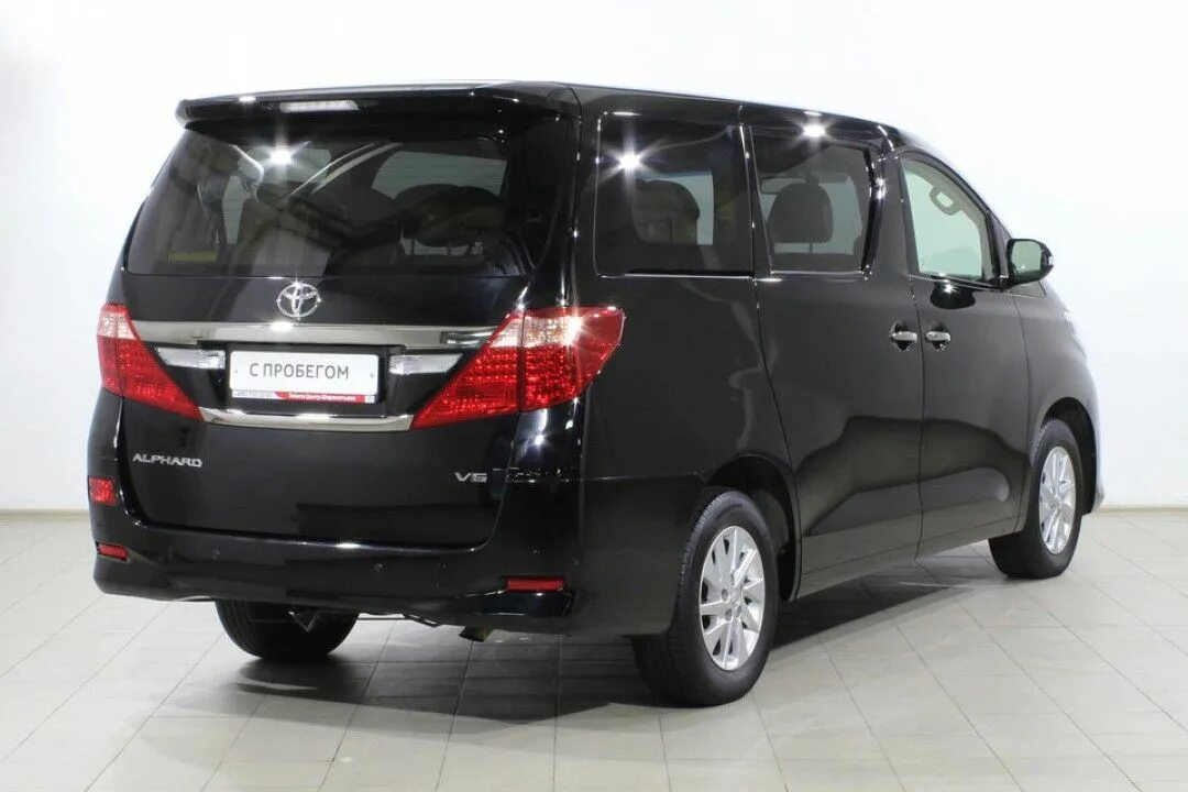 Минивены все марки цены бу. Toyota Alphard 2 поколение минивэн. Тойота альфард 7-ми местный. Тойота 7 местная левый руль. Тойота альфард 7 местная.