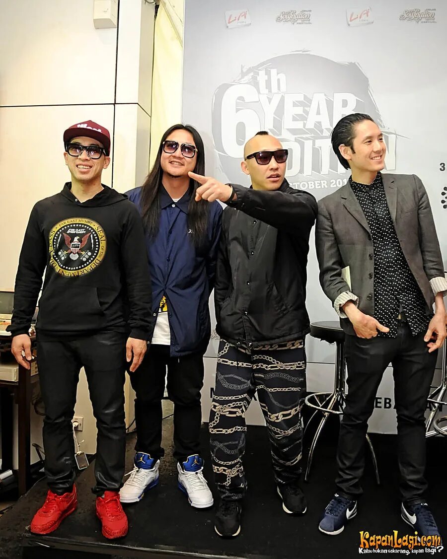 Far east movement get. Группа far east movement. far east movement участники. джеймс ро far east movement. far east movement имена.