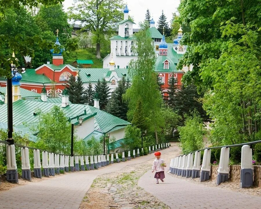 Печоры. Печоры города Псковской области. Псково-Печерский монастырь с высоты птичьего. Псково-Печерский монастырь с высоты птичьего полета. Печоры псковская область отзывы