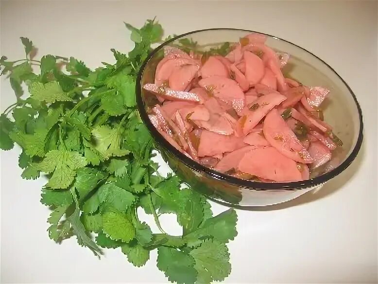 Маринованная редиска. Маринованная редиска по корейски. Закуска с редиской. Маринованная редиска по корейски. Редиска кимчи.