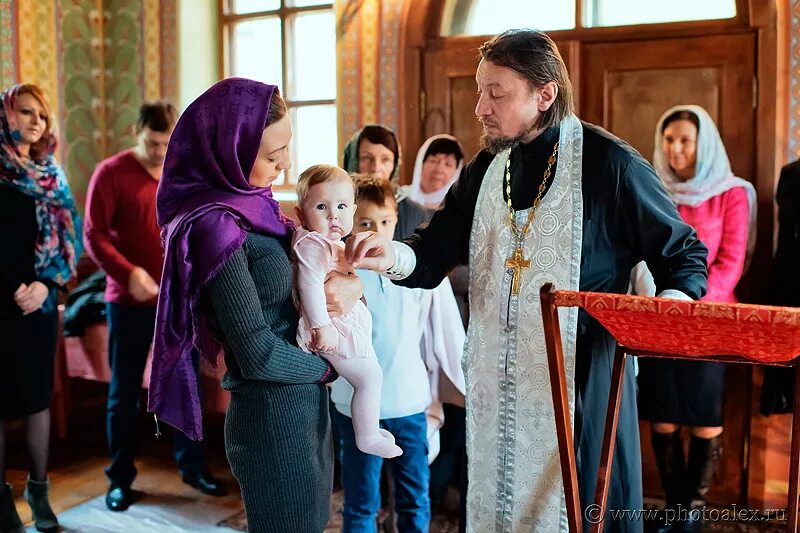 Можно в церковь в штанах женщинам