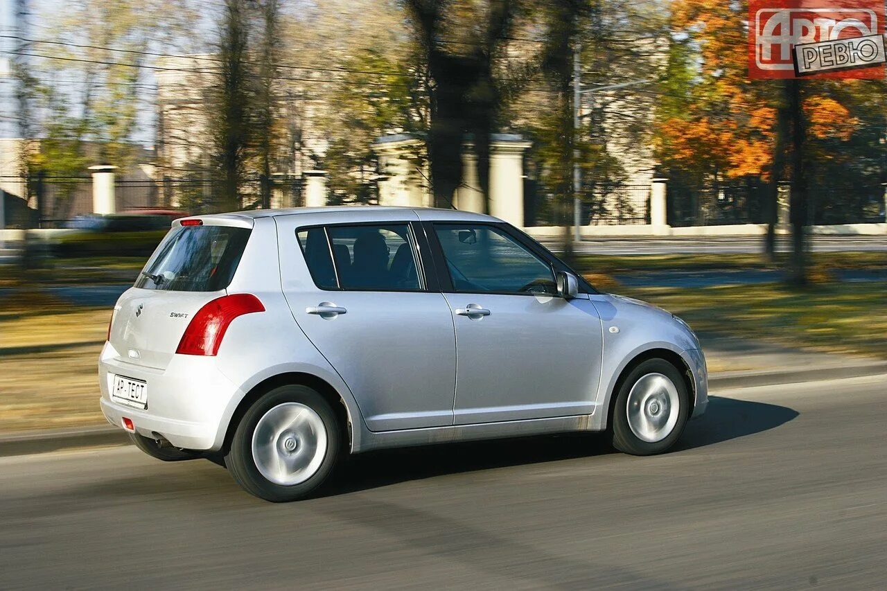 Suzuki swift 2004. Suzuki swift хэтчбек iii. 2 mt. Сузуки свифт 2004. Suzuki swift 2010.