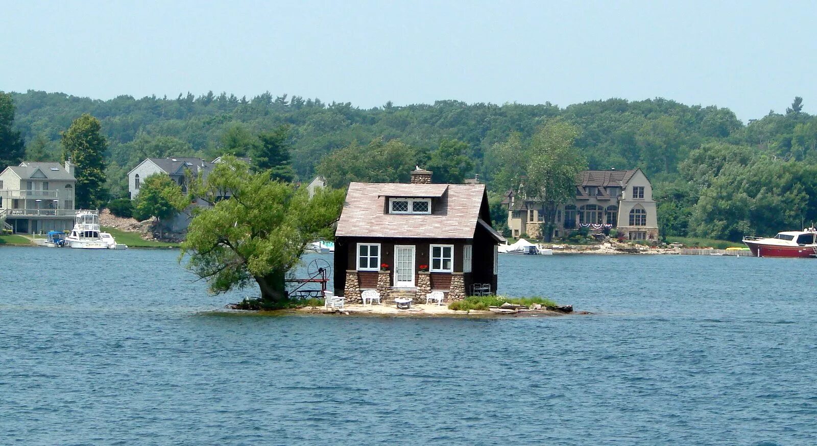 Just island. Архипелаг тысяча островов на реке Святого Лаврентия. Река св Лаврентия 1000 островов. Архипелаг «тысяча островов» (США И Канада). Архипелаг 1000 островов США.