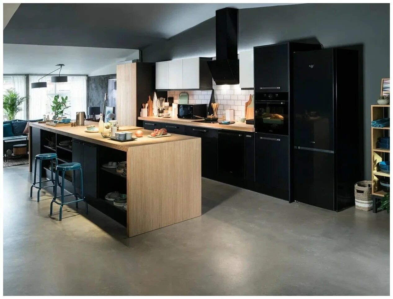 Встроенная техника для кухни горенье. Духовка Gorenje bo76syb. Gorenje simplicity bo 76 SYB. Gorenje it643syb. Gorenje bo76syb в кухне.