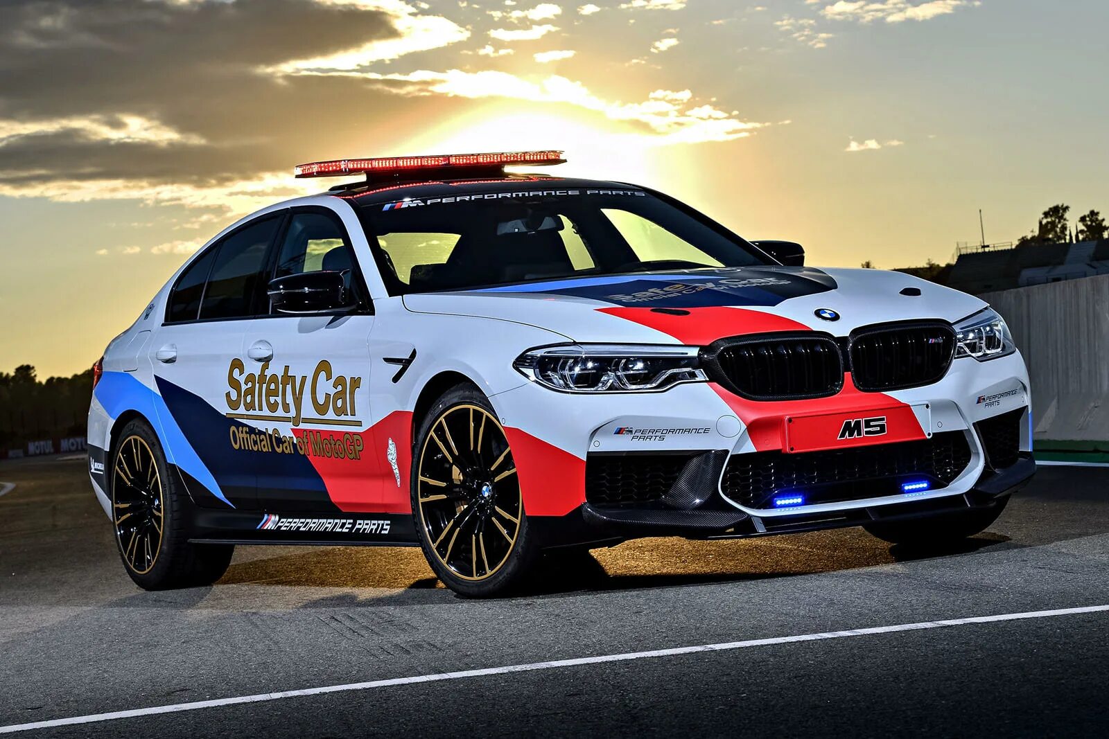 День м5. БМВ м5 ф90. BMW m5 f90 Safety car. Car BMW m5 f 90. BMW m5 MOTOGP Safety car.