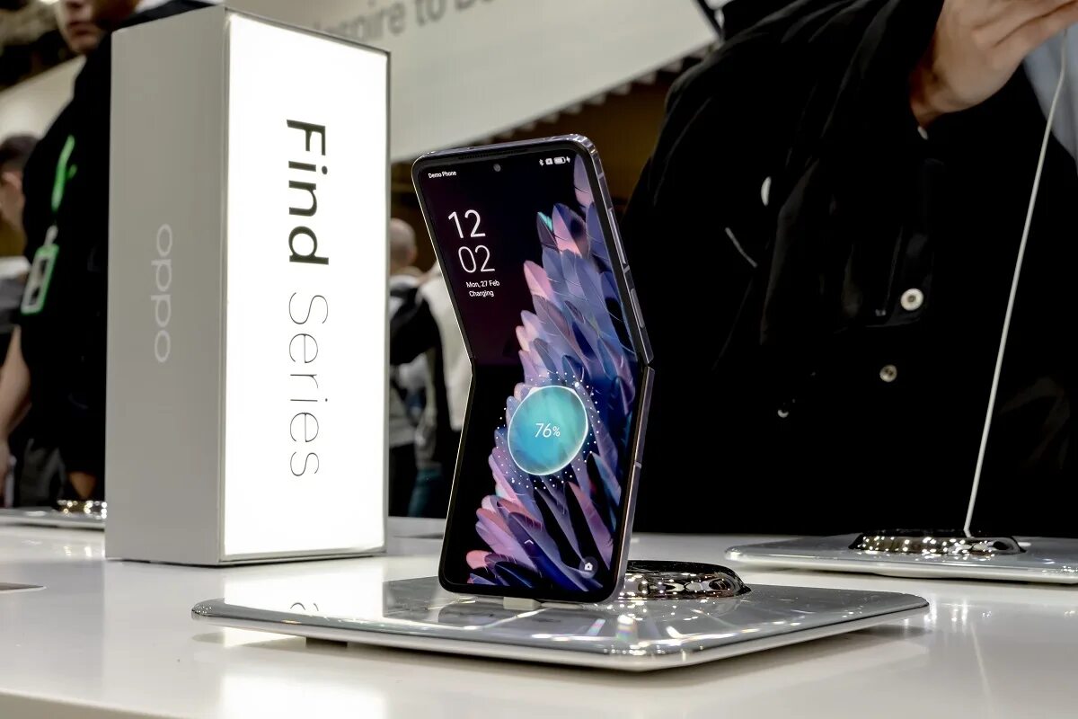 Oppo n2 flip купить. Oppo find n2 Flip. Оппо флип 2. Oppo find n2. Oppo find n Flip.