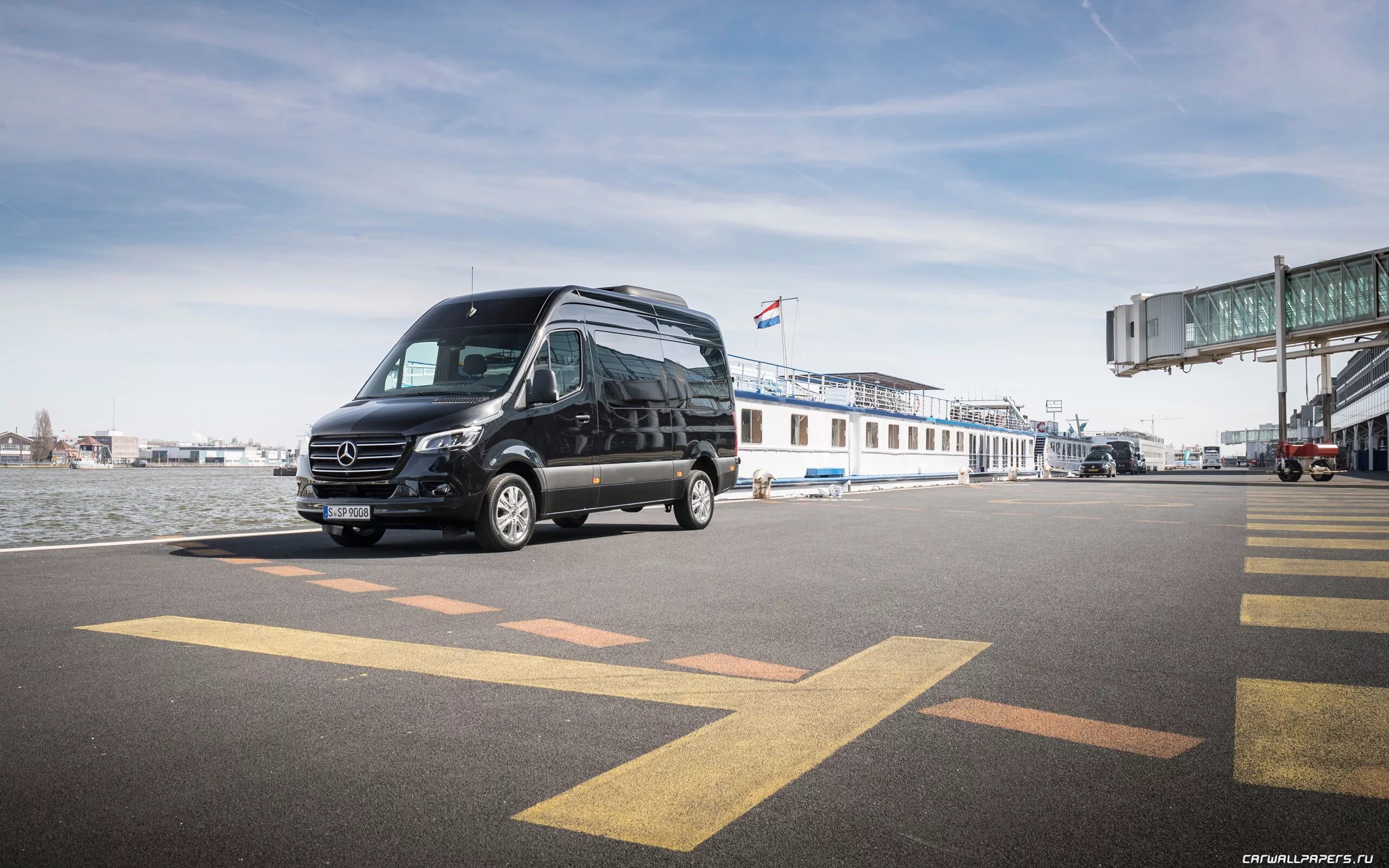 Спринтера драйв. Mercedes Benz Sprinter 2021. Mercedes-Benz Sprinter 319 CDI. Мерседес Спринтер 2021. Мерседес Бенц Спринтер 2021.