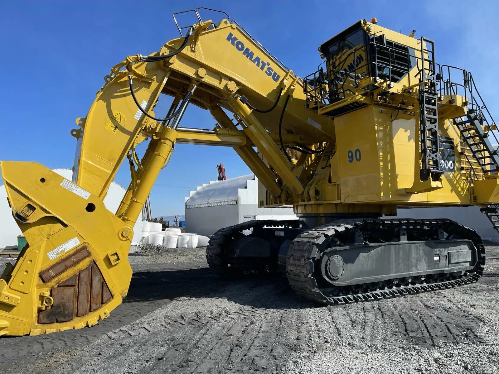 Komatsu pc2000. Комацу 2000 экскаватор. Карьерный экскаватор Komatsu pc2000. Экскаватор Komatsu pc4000.