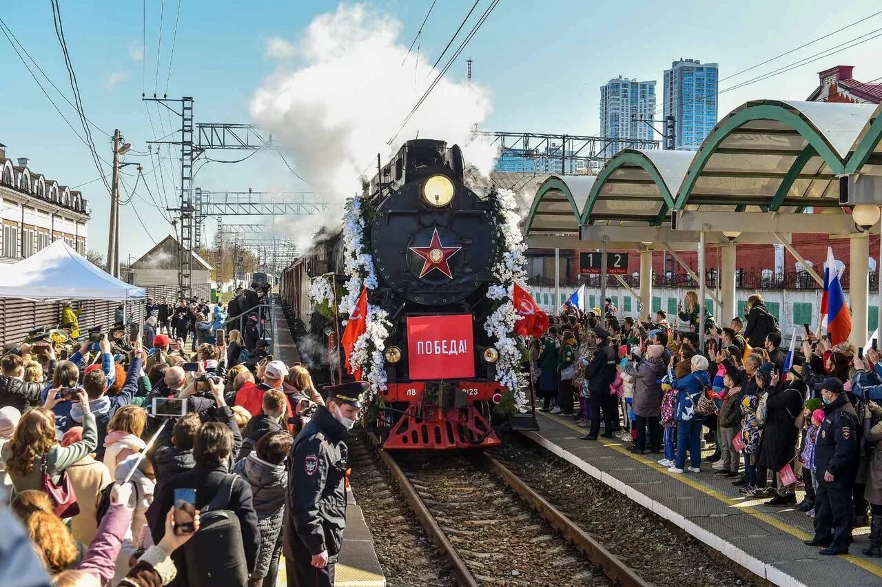 Приедет поезд победы. Поезд Победы 2022. Поезд эшелон Победы Пермь. Поезд Победы 2022 год Пермь. Ретропоезд «эшелон Победы».