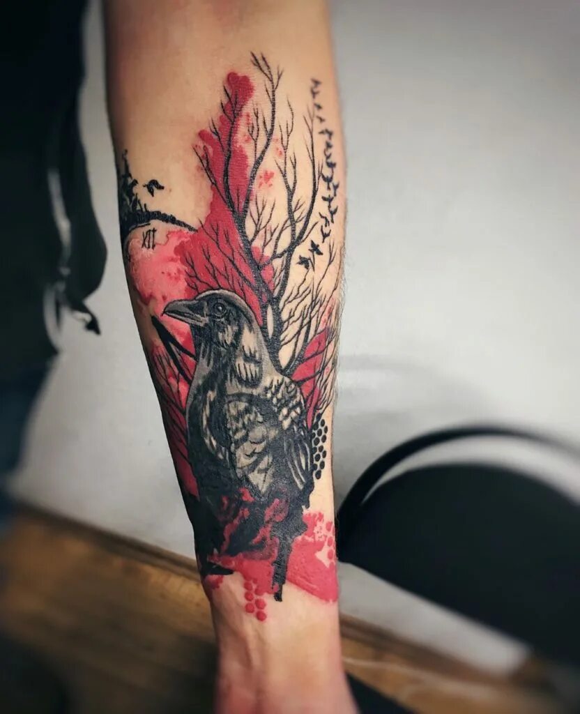 Тату ворона девушки. Тату на плече женские. Тату ворон для мужчин. Девушка птица. Тату с воронами для девушек.