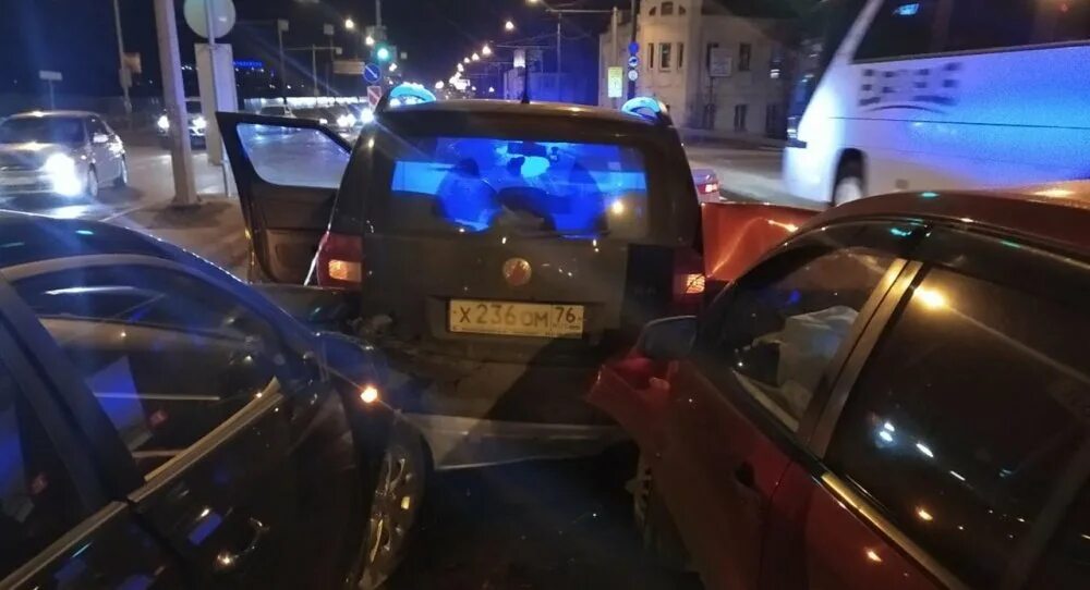 ленинск-кузнецкий криминал. матч пас. дтп комсомольск ивановская область. погода в батайске. авария на московском проспекте ярославль вчера.