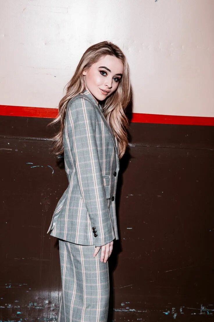 Sabrina carpenter 2023. Sabrina carpenter face. Bad chem sabrina carpenter. Bad chem sabrina carpenter. Bad chem sabrina carpenter.