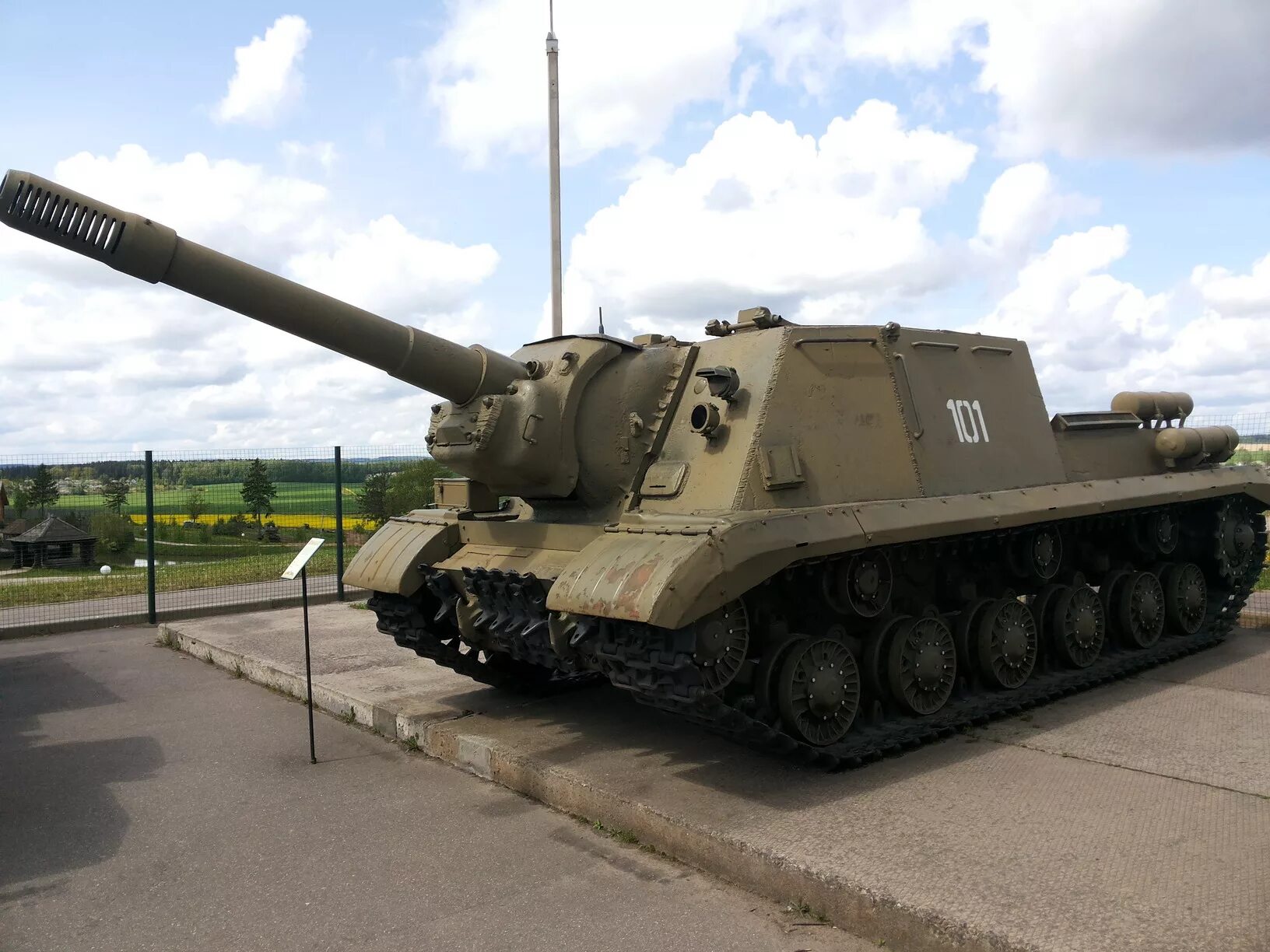 Танк ису 152 зверобой. Танк ису 152. Ису 152 2 самоходная. Ису 152 2 самоходная. Ису 152 2 самоходная.