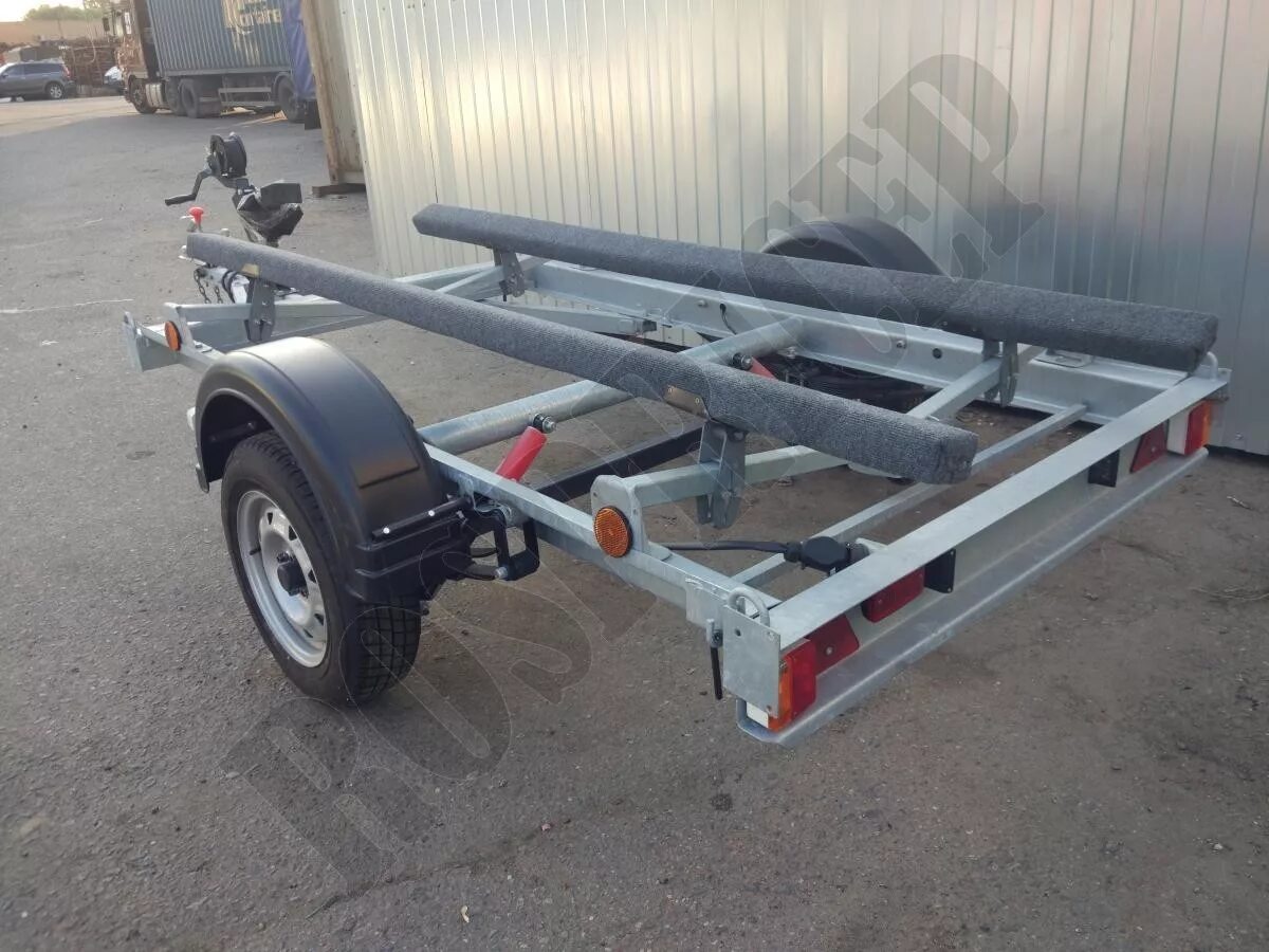 Лодочный прицеп 5 5. Прицеп для лодки пвх 3500. 2 габариты. Прицеп дельфин 5. Прицеп дельфин 5.