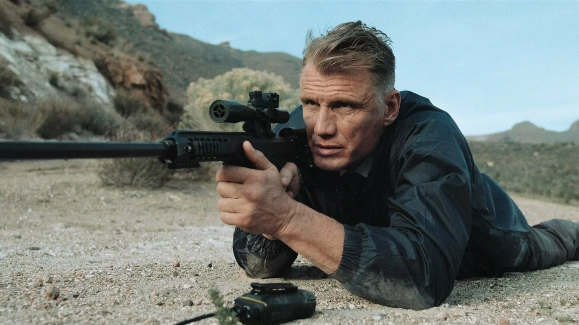 Антонио бандерас неудержимые. Ивен джонс охота на воров. Джейсон стэтхэм неудержимые 2. G. Пеплопад / baekdusan (2020).