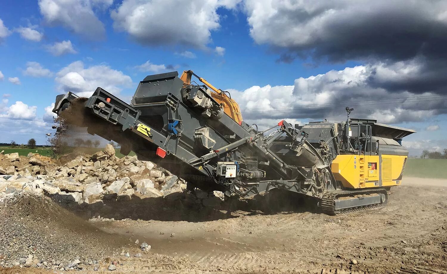 Роторная дробилка. Fs 22 камне дробилка для песка и гравия. Дробильная машина для бетона. Дробилка tesab 10570. Gyratory cone crusher.