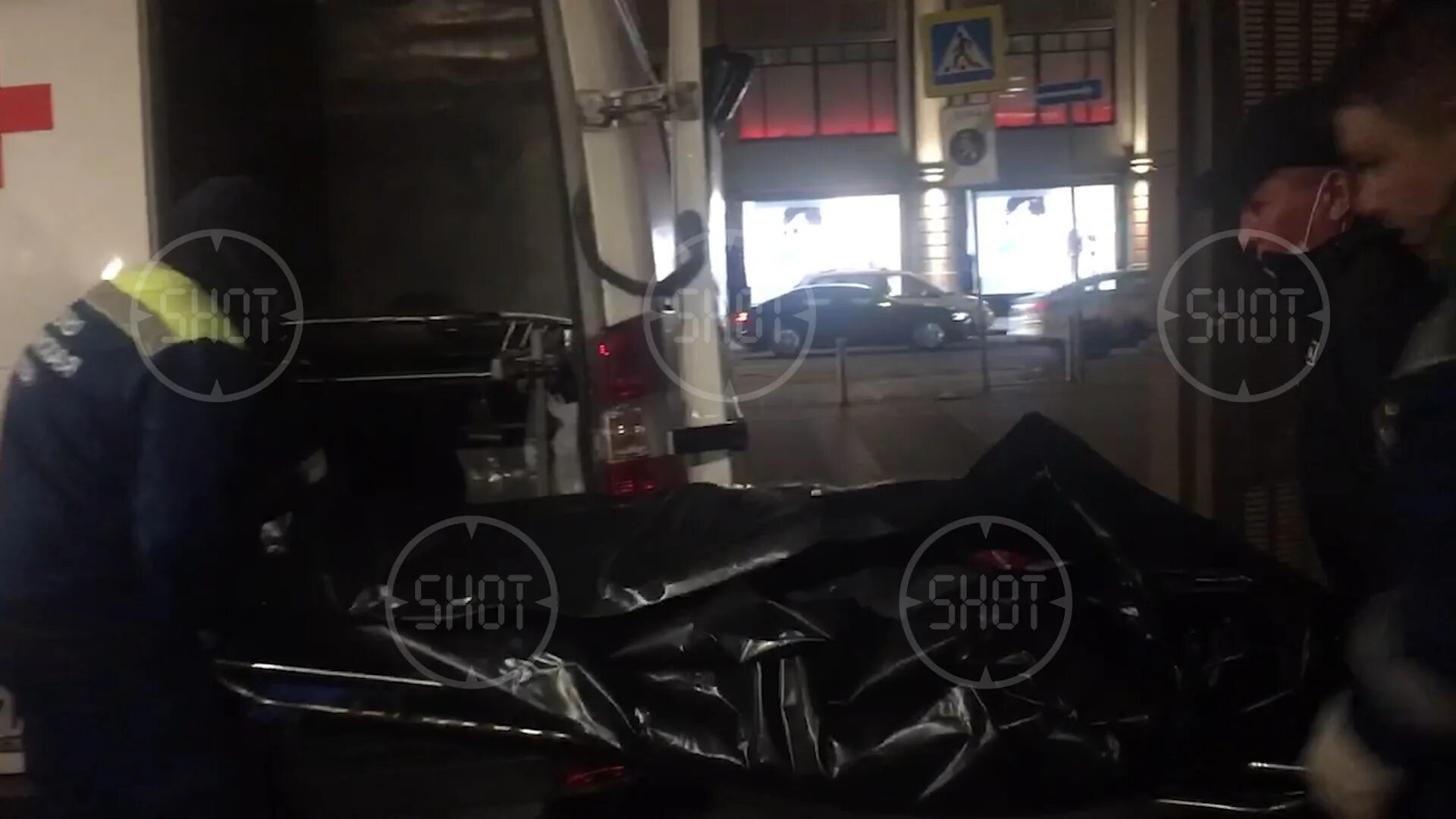 В большом театре обрушилась декорация. Владимир коренев прощание похороны. Актер умирающий на сцене. Евгений кулеш фото трупа. Кулиш артист большого театра.