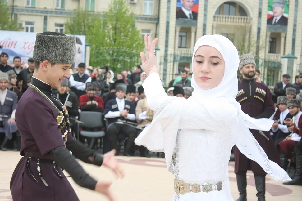 Чечен-аул Грозненский район. Чеченские женщины.