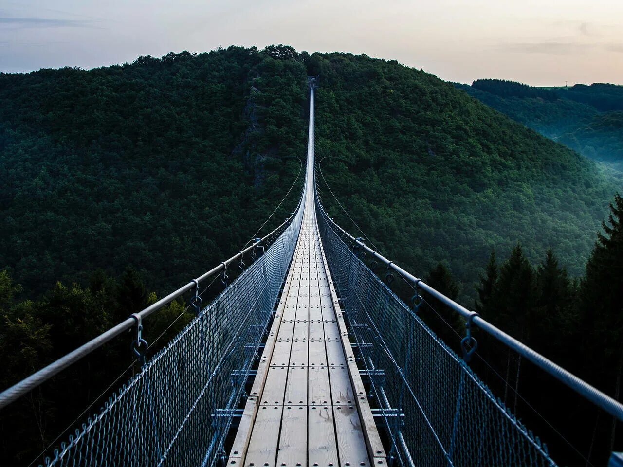 Самый длинный пост. Висячий мост Капилано. Skybridge 721. Skybridge Чехия. Мост Солкан Словения.