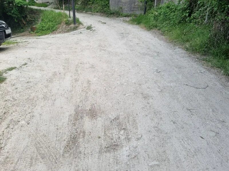 вспучило дорогу на даче. кубанское водохранилище краснодар. потресканная земля в пустыне. пузыри на лужах. опустынивание.