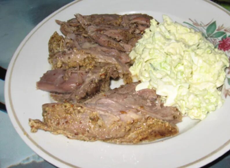 Коза рецепт. Коза рецепт. Блюда из мяса козлика. Козлятина в духовке с картошкой. Жаркое из козлятины.