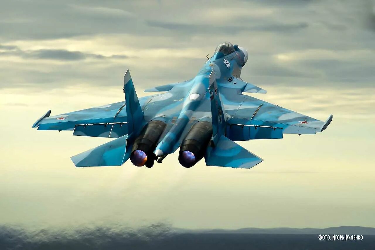 Су-33 палубный истребитель. Самолёт Су 35 ВВС России. Истребитель Су-27. Су 34 палубный.