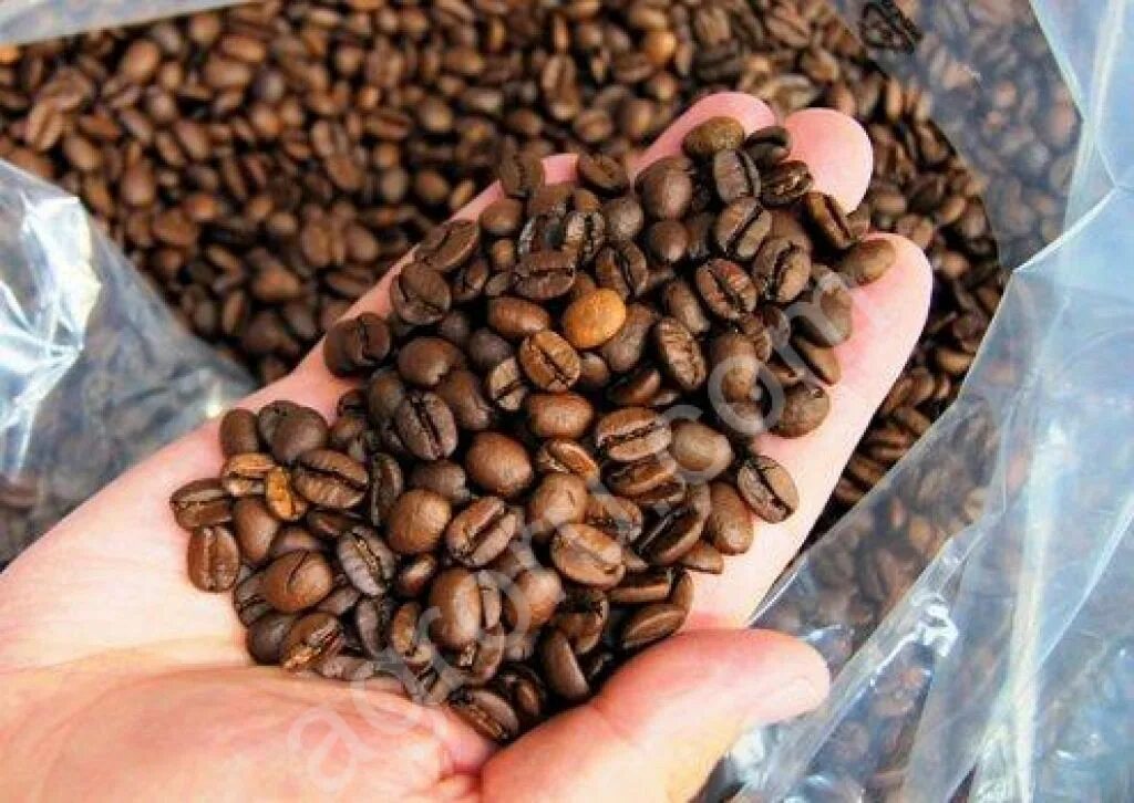 Кофе монарх якобс монарх молотый 75 грамм. Кофе на развес в зернах. Российский кофе. Кофе в супермаркете. Продается кофе.