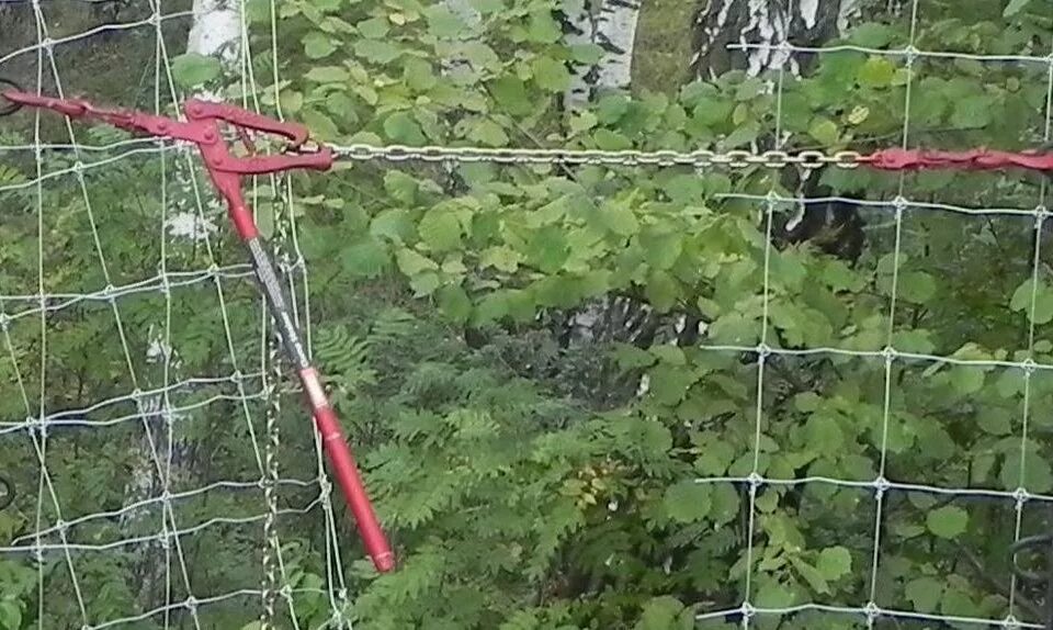 Натяжитель проволоки для сетки рабицы от 1мм haupa. Ограждение сетка рабица. Забор из сетки рабицы. Металлическая ручка для натяжения сетки. Крепление сетки рабицы.