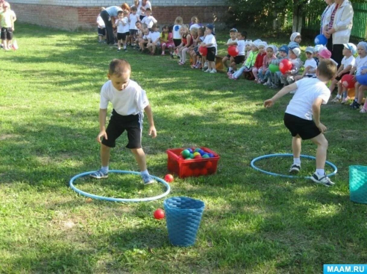 Спортивный праздник в детском саду. Спортивные эстафеты для детей. Эстафеты на улице летом в детском саду. Летние игры в детском саду.