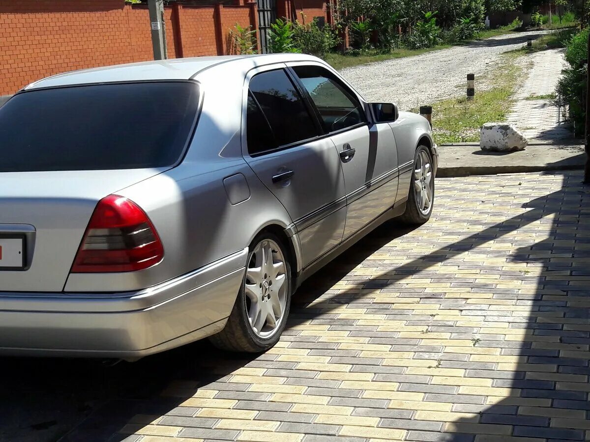 Mercedes-Benz w202 серебристый. Мерседес w202 серебристый. Mercedes w202 1996. Mercedes w202 золотистый.