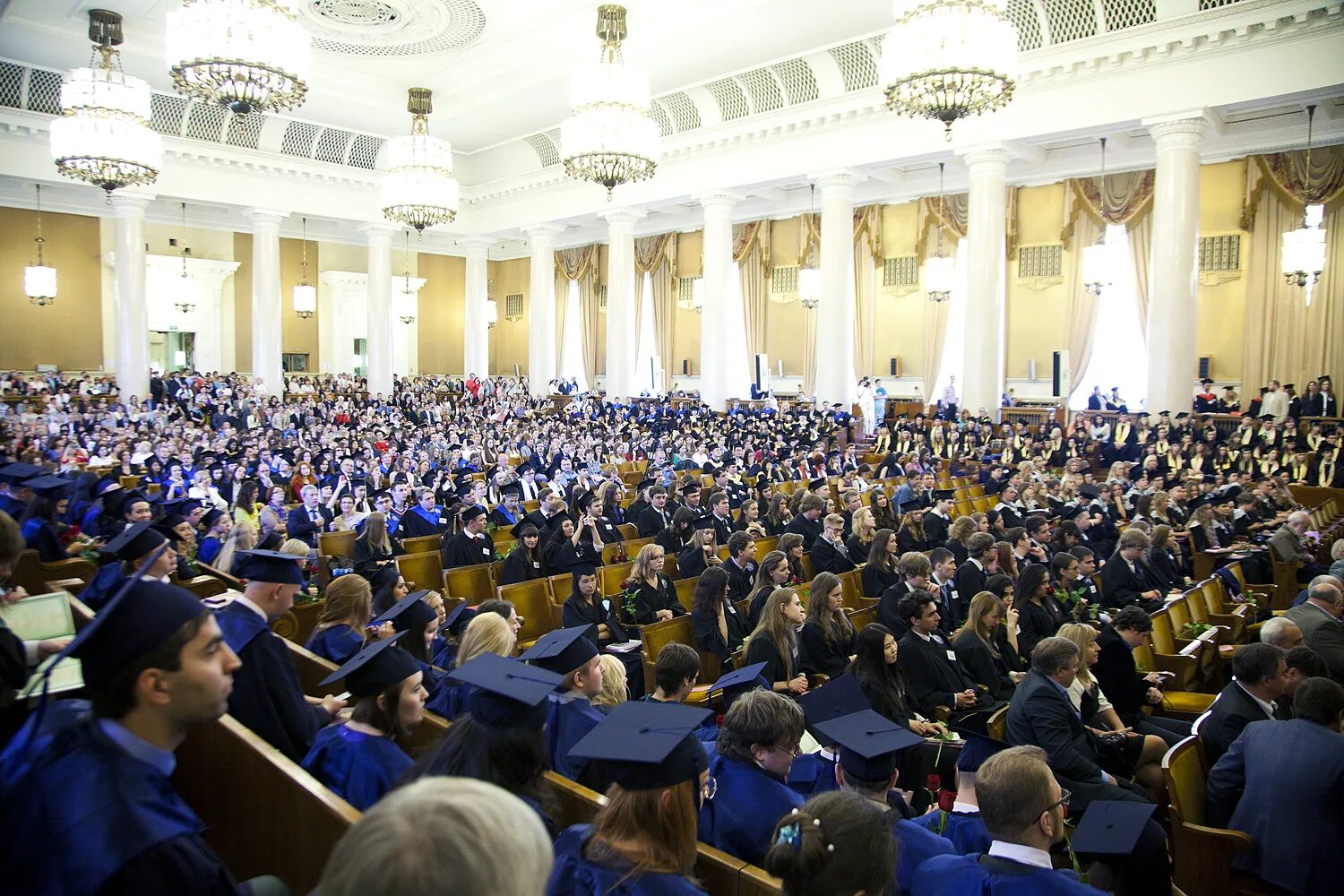 Географический факультет мгу. Студенты мгу мгимо. Факультет журналистики мгу имени м. Ломоносова. Студенты мгу мгимо.