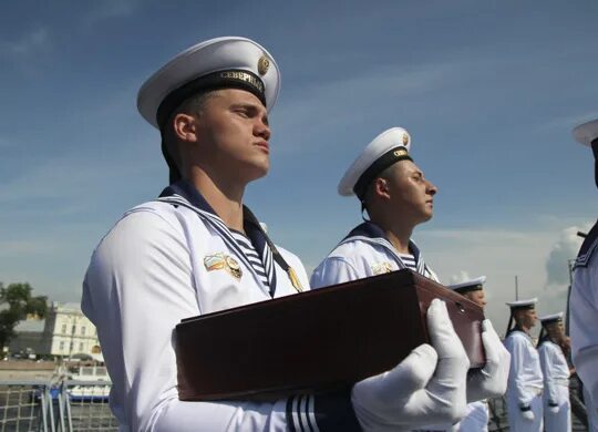 Военно морское министерство начало. Фрегат Касатонова ВМФ. Адмирал морского флота. Самолет главкома ВМФ. Экипаж военных моряков.