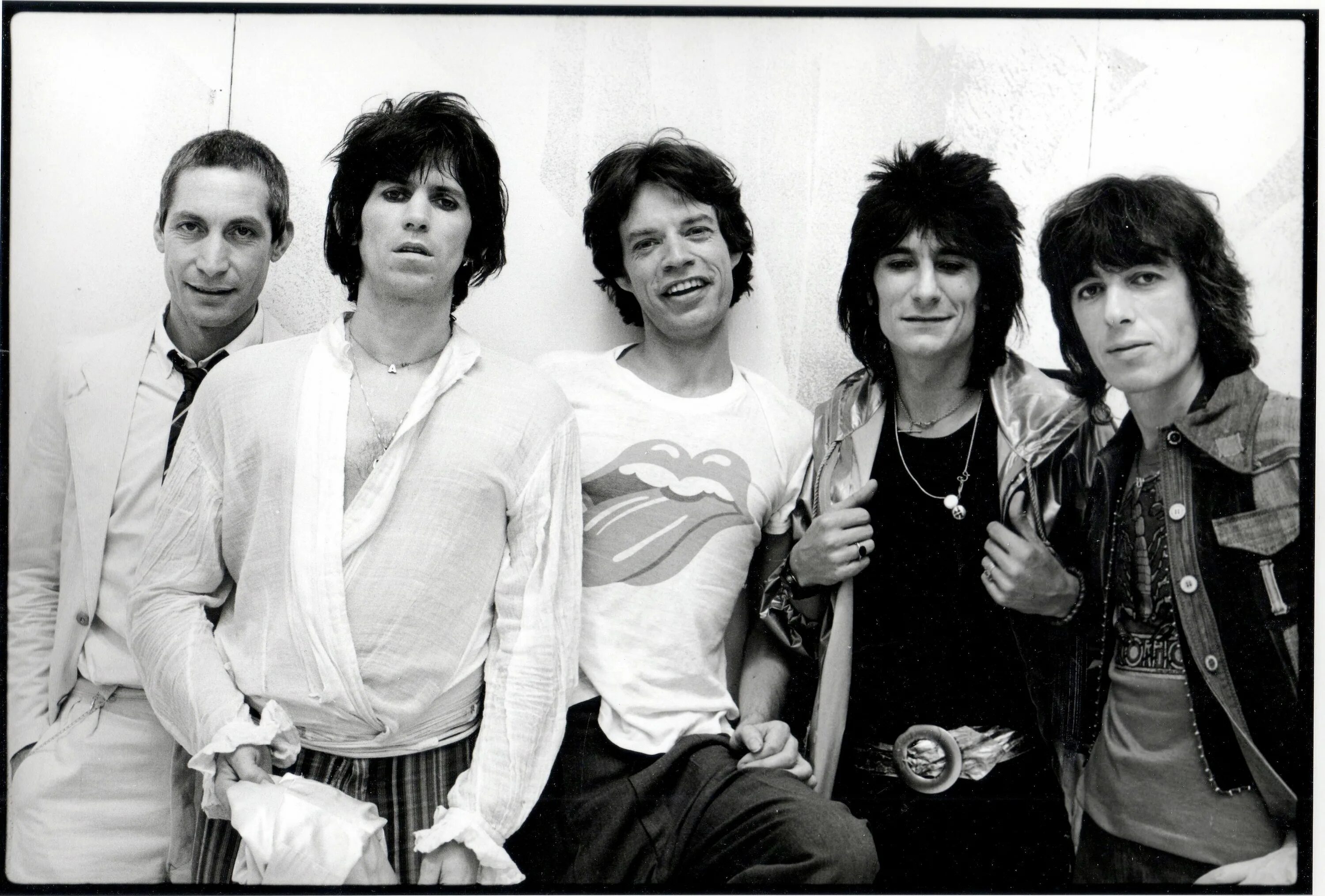 Самые лучшие песни 70 80 х годов. Группа the Rolling Stones. Группа зе Роллинг стоунз. Группа Роллинг стоунз фото. Группа the Rolling Stones молодые.