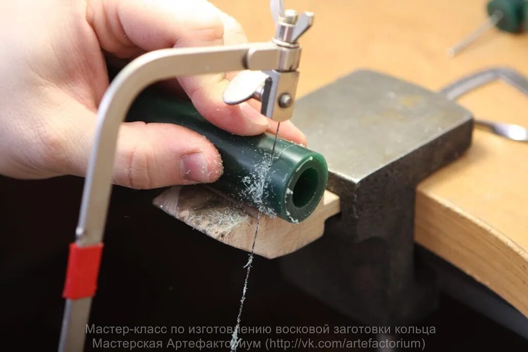 Изготовление восковой модели. Красивые кольца из проволоки. Ювелирный мастер класс кольца. Мастер класс по изготовлению колец. Сетка из колец.