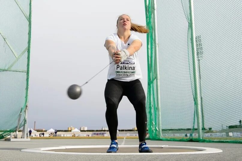 Толкание ядра в легкой атлетике. Соревнования по метанию ядра. Метание диска в легкой атлетике. Соревнования по метанию ядра. Метание молота в легкой атлетике.