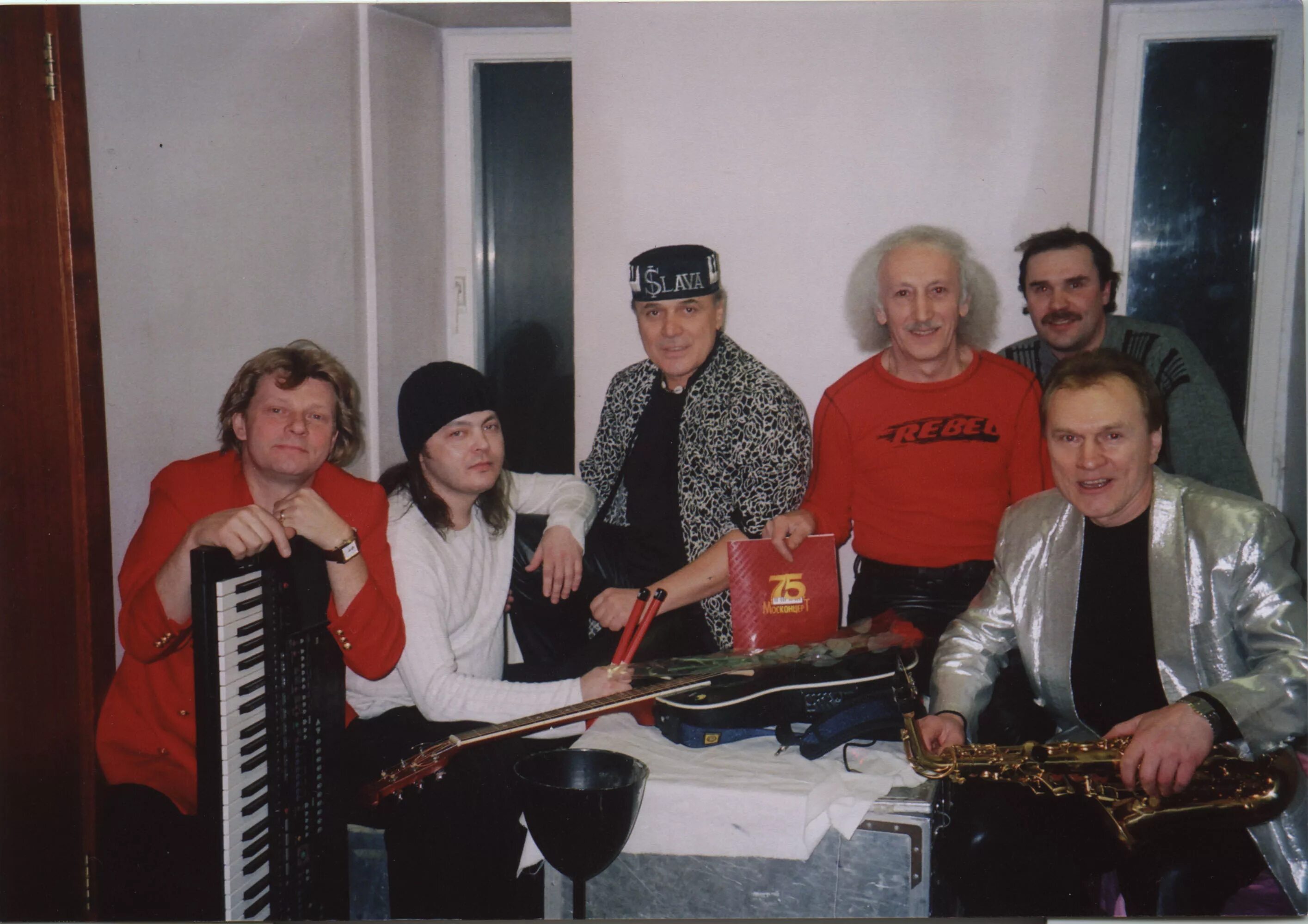 Виа поющие сердца состав. Виа поющие сердца. Ансамбль поющие сердца. Поющие сердца сегодня. Виа поющие сердца.