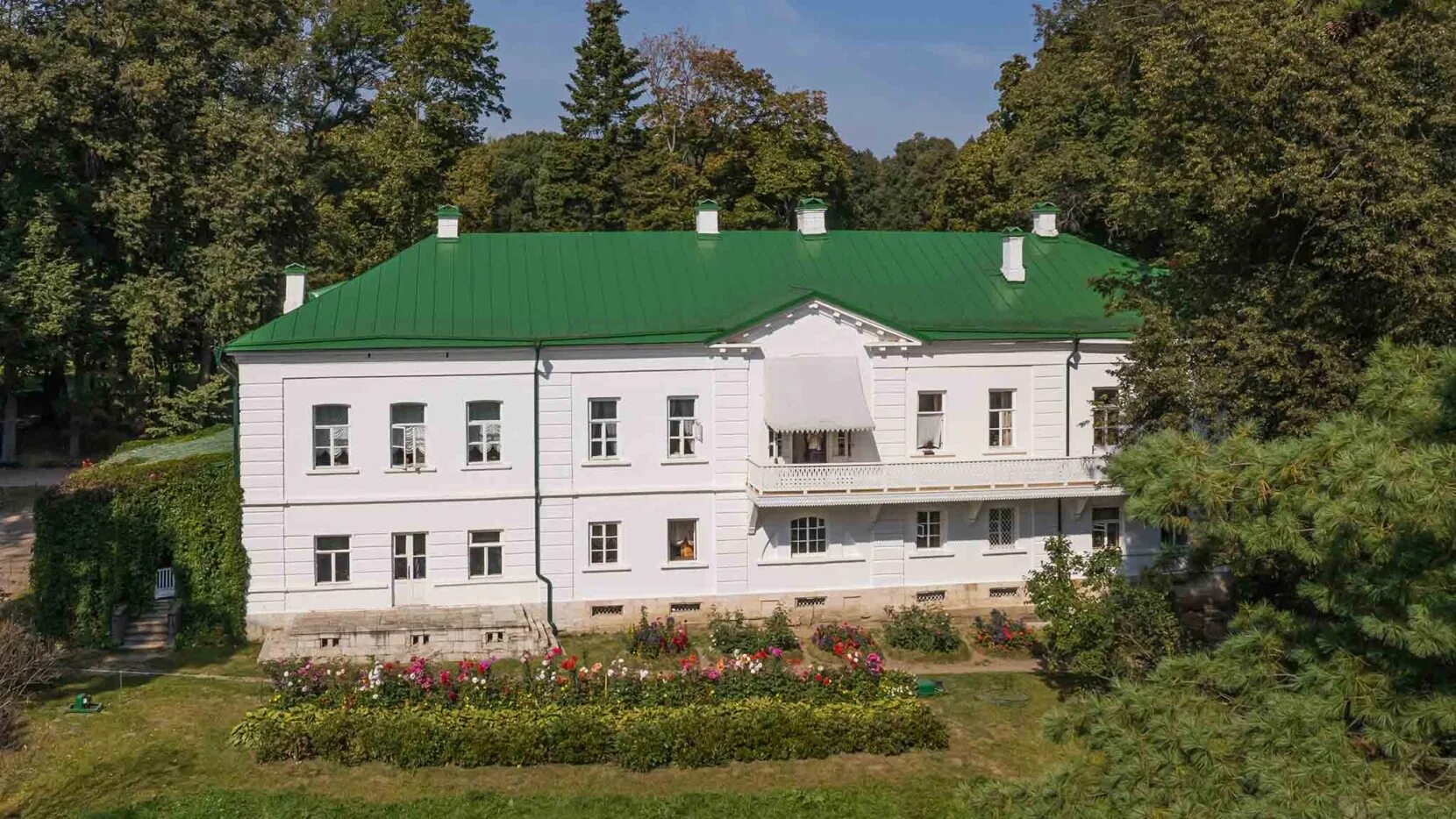 Где находится музей льва толстого. Музей-усадьба л н толстого ясная поляна. ясная поляна лев николаевич толстой. усадьба льва николаевича толстого ясная поляна. ясная поляна дом музей льва николаевича толстого.