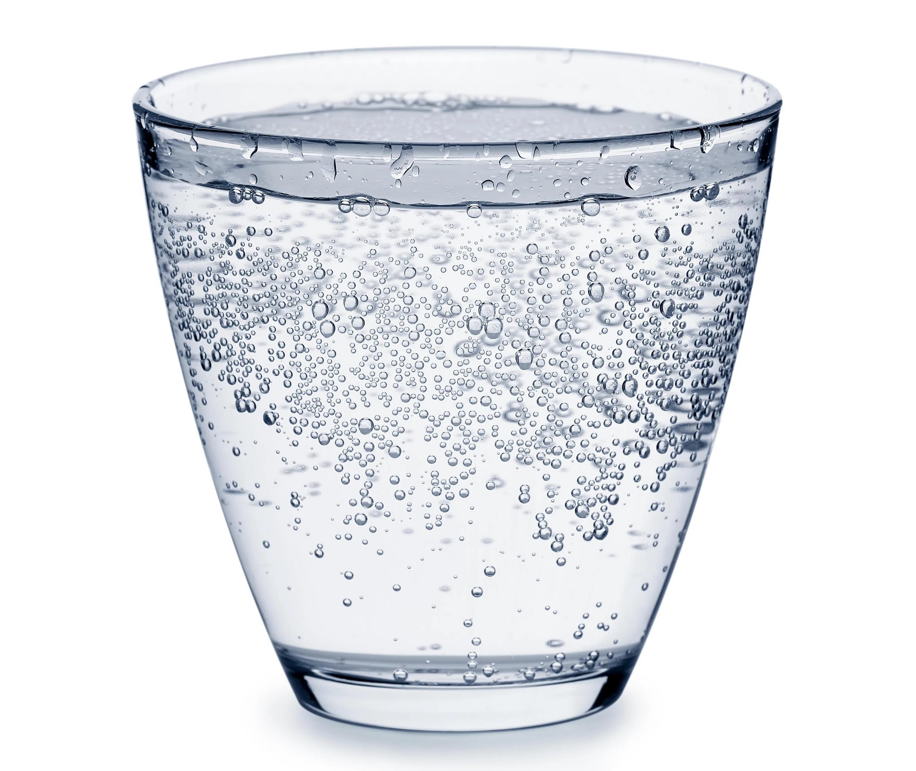 Стакан воды сверху. Минеральная вода в стакане. Стакан воды. Стакан воды на белом фоне. Стакан с водой на прозрачном фоне.